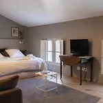 D Hotes Du Castell De Bles Bed and Breakfast