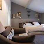 D Hotes Du Castell De Bles Bed and Breakfast 4*