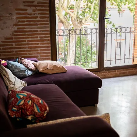 Bed & Breakfast D Hotes Du Castell De Bles 4*