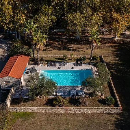 D Hotes Du Castell De Bles Bed and Breakfast