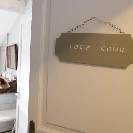 D Hotes Du Castell De Bles Bed & Breakfast 4*