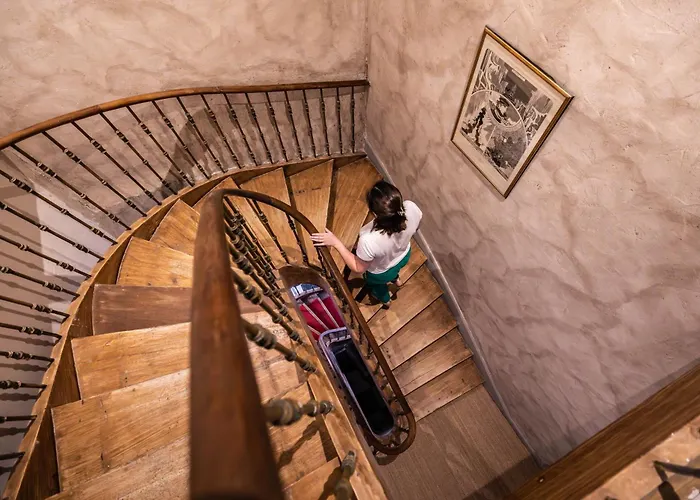 D Hotes Du Castell De Bles Bed and Breakfast 4*