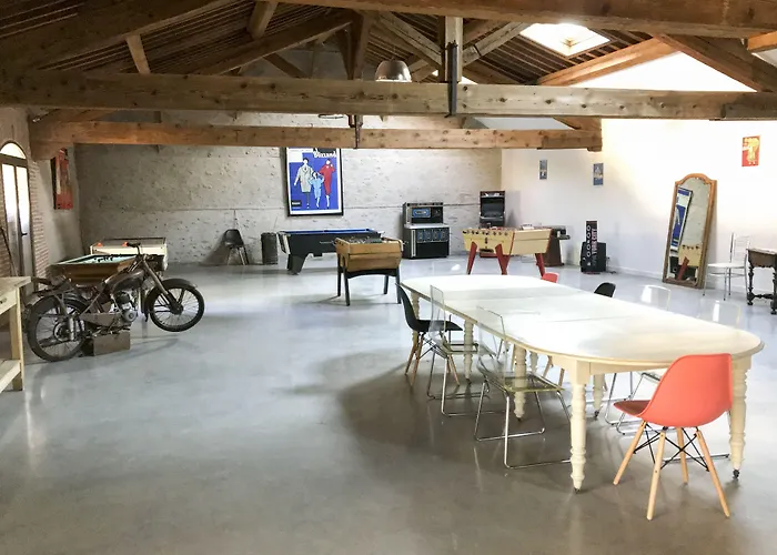 D Hotes Du Castell De Bles Bed and Breakfast 4*