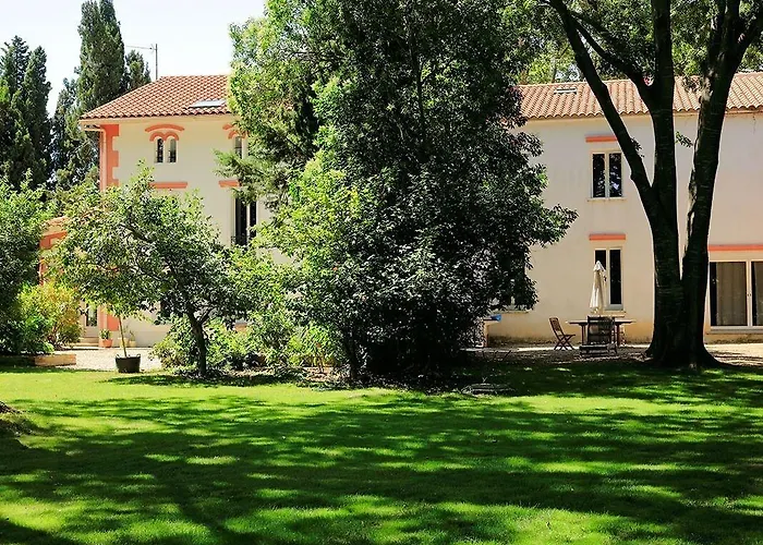 D Hotes Du Castell De Bles Bed and Breakfast Saint-Génis