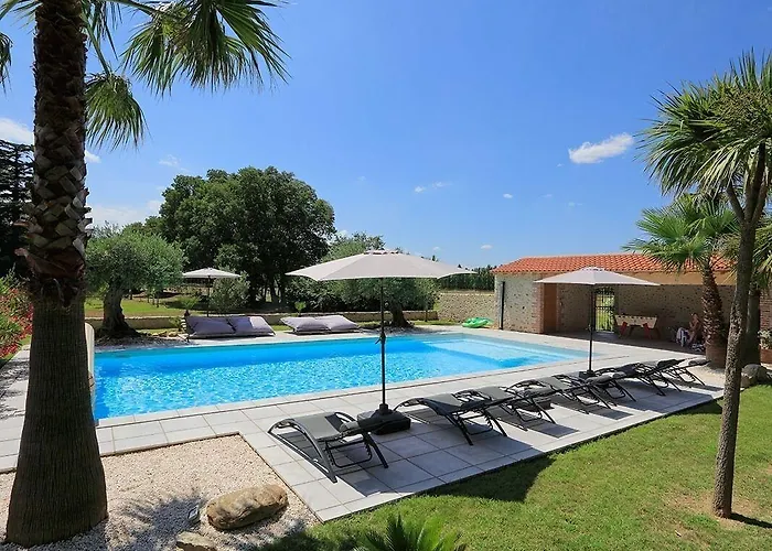 Bed and Breakfast D Hotes Du Castell De Bles