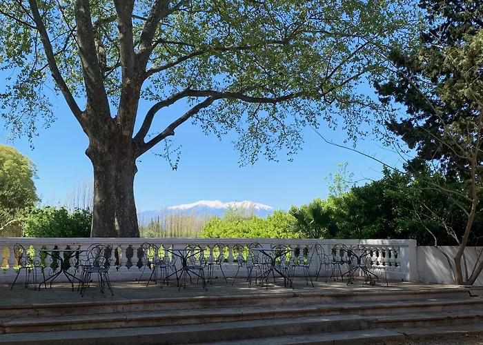 D Hotes Du Castell De Bles Bed and Breakfast